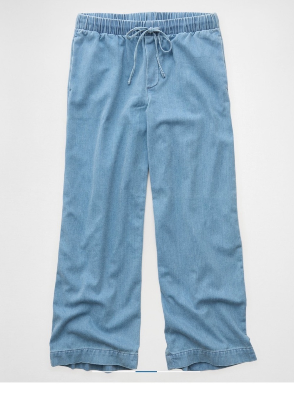 AE Cozy Dreamy Drape Low-Rise
Ultra Wide-Leg Jean